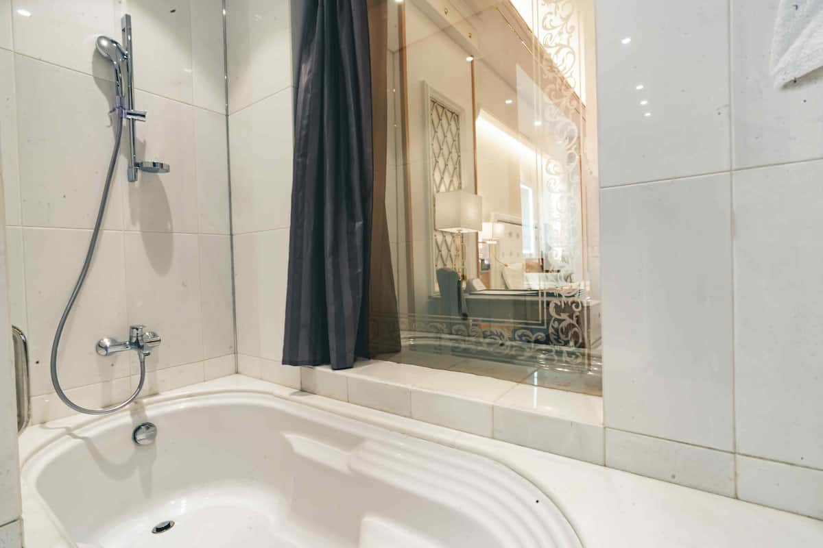 separate bathtub and shower, spring water bathtub, free toiletries