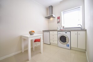 Fridge, microwave