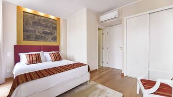 Individually decorated, blackout curtains, iron/ironing board, free WiFi