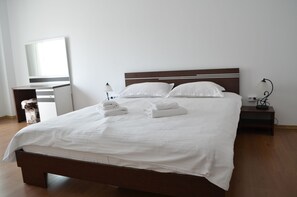 Traditional Apartment, 1 Bedroom | 1 bedroom, Egyptian cotton sheets, premium bedding, down comforters - Alexys Residence 5 (Iasi)