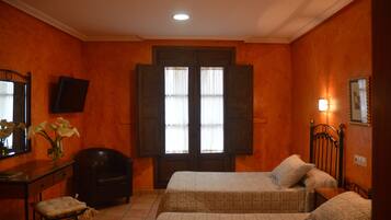 Double Room (Extra bed ) | Down comforters, desk, WiFi (free), individually decorated