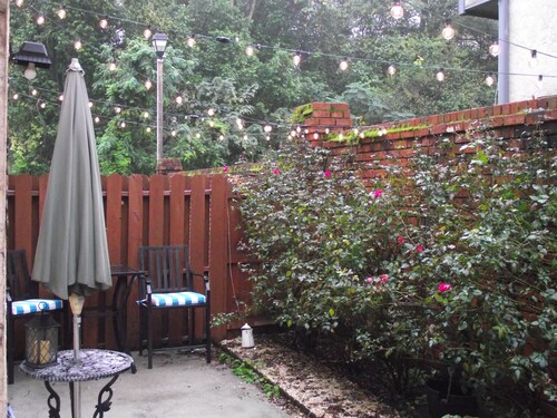 Perfect for MASTERS. 2BR, 2 1/2BA