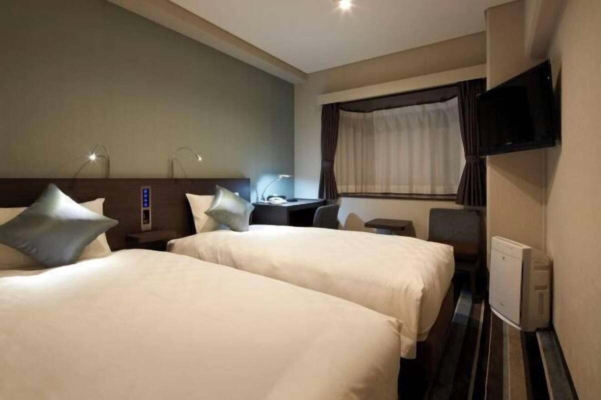 In-room safe, desk, iron/ironing board, WiFi (free)