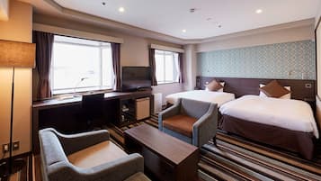 Large Twin Room - Non-Smoking with Lounge Access & Complimentary Light Breakfast Included | In-room safe, desk, iron/ironing board, free WiFi