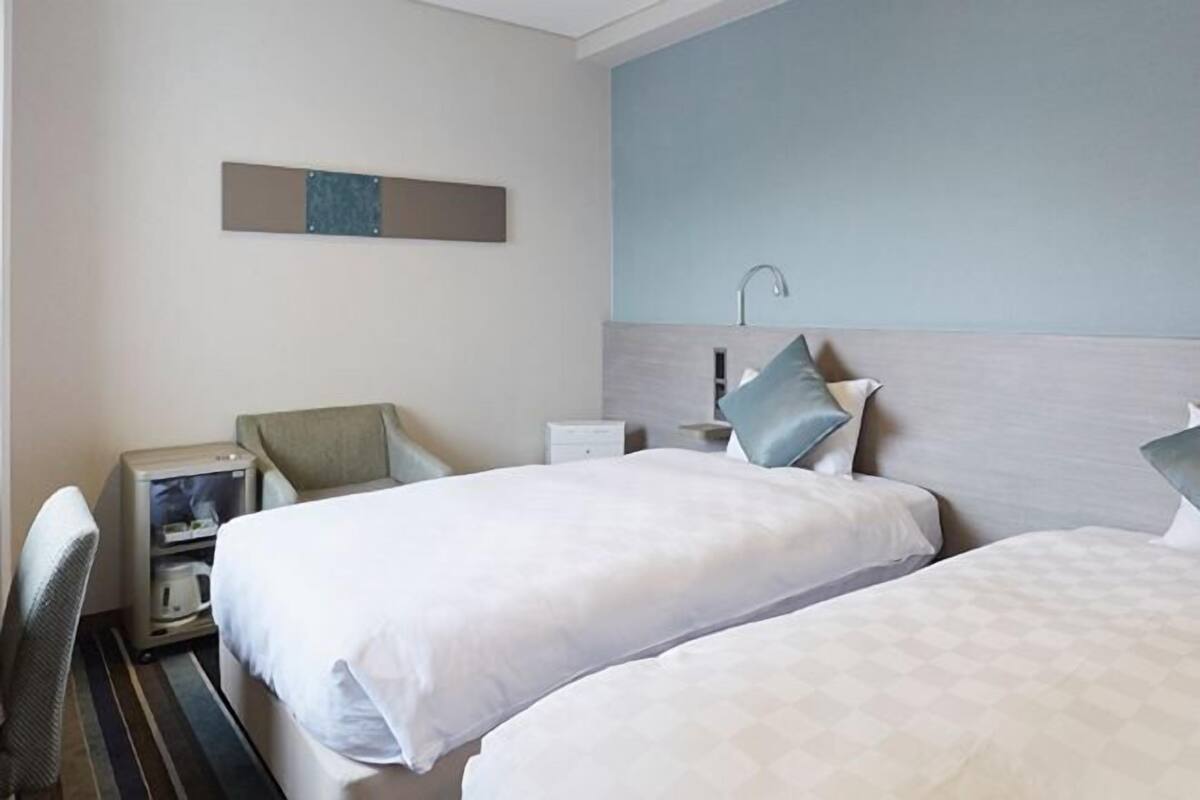 In-room safe, desk, iron/ironing board, WiFi (free)