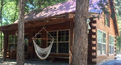 SNOW'S LOG CABIN ON LAKE DARDANELLE ON DUBLIN BAY 🐟🦌