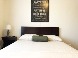 4 bedrooms, iron/ironing board, WiFi