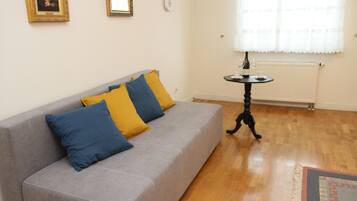 Family Apartment, Accessible, Park View | 2 bedrooms, iron/ironing board, free WiFi, bed sheets
