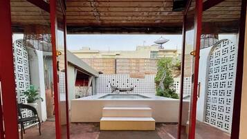 Deluxe Room | Caja fuerte, wifi gratis, ropa de cama