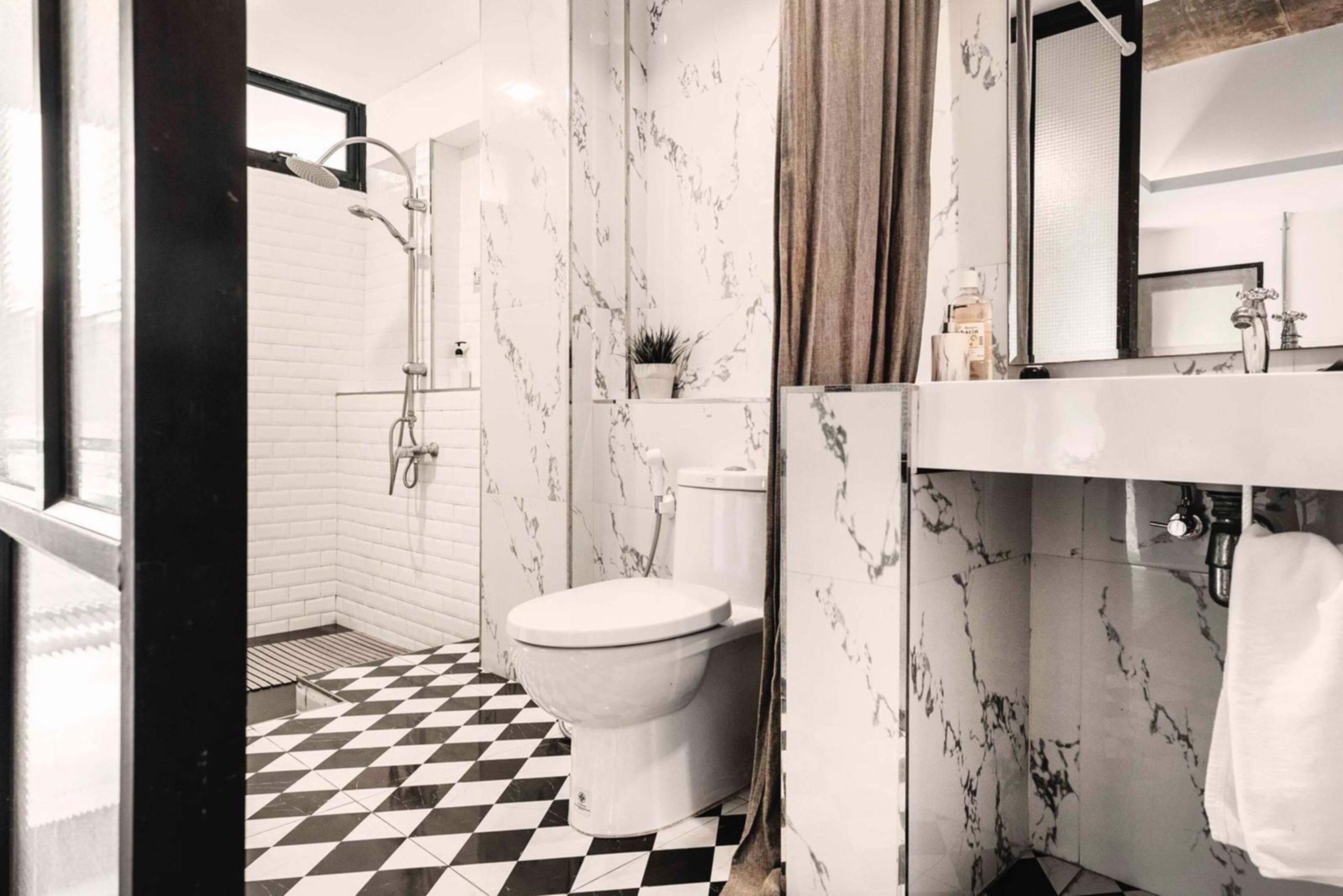 Photo - Blu Cabin Ari Stylish Gay Poshtel