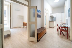 Dining room - Monteoliveto Modern Flat by Wonderful Italy (Naples)