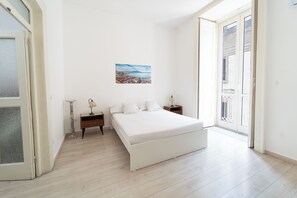 2 bedrooms, iron/ironing board, free WiFi, individually decorated - Monteoliveto Modern Flat by Wonderful Italy (Naples)