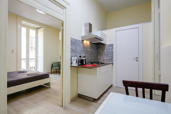 Apartment, 2 Bedrooms | Private kitchenette