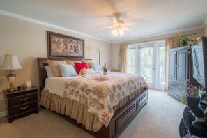 2 bedrooms, iron/ironing board, Internet, bed sheets