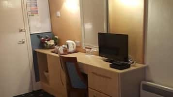 Standard Double Room | Desk, free WiFi, bed sheets