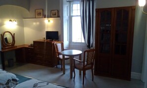 Chambre supérieure double ou avec lits jumeaux | Commodité de l’hébergement 