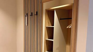 Superior-Doppel- oder -Zweibettzimmer | Zimmersafe, Schreibtisch, Bügeleisen/Bügelbrett, kostenloses WLAN
