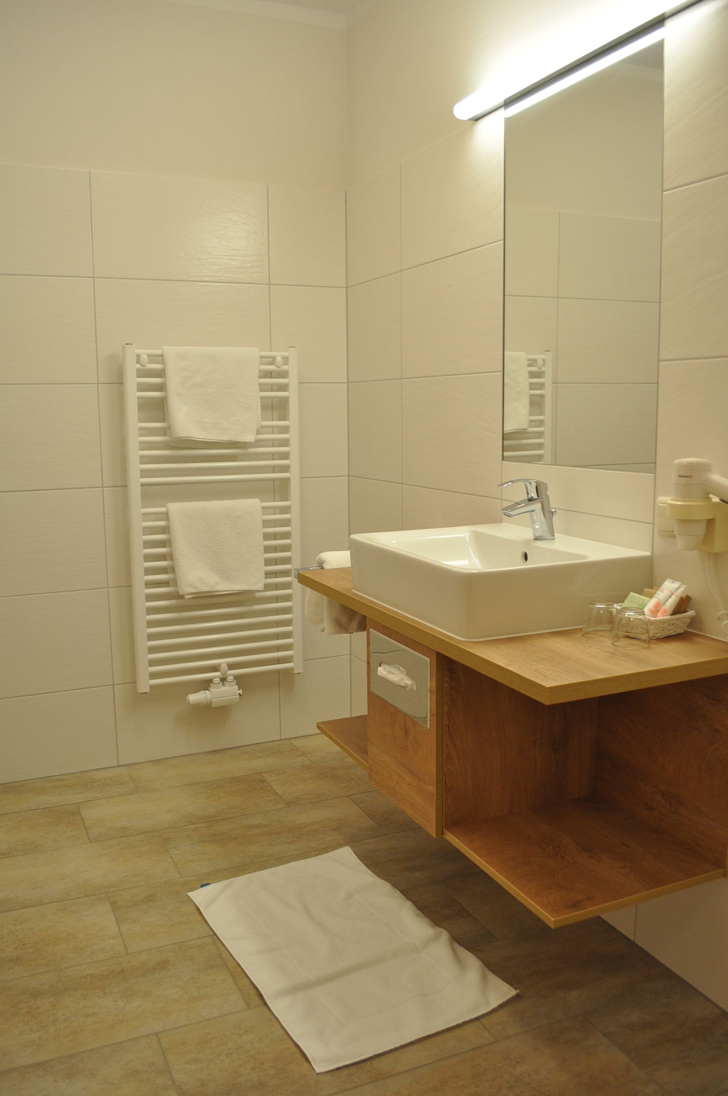 superior double or twin room | bathroom | shower, free toiletries, hair dryer, towels