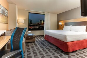 Pillow-top beds, in-room safe, desk, iron/ironing board - TownePlace Suites By Marriott Las Vegas Stadium District (Las Vegas)