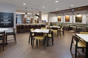 Café da manhã continental grátis todos os dias