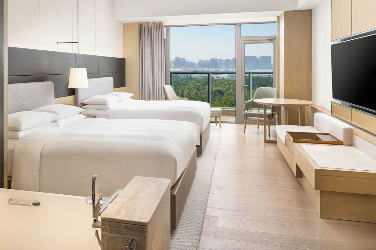 Down comforters, in-room safe, desk, laptop workspace