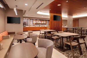 Free daily continental breakfast - SpringHill Suites by Marriott Hampton Portsmouth (Hampton)
