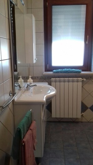 Comfort Double Room | Bathroom