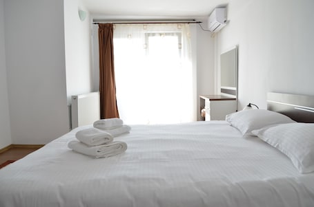 Apartment, 1 Bedroom | 1 bedroom, Egyptian cotton sheets, premium bedding, down comforters