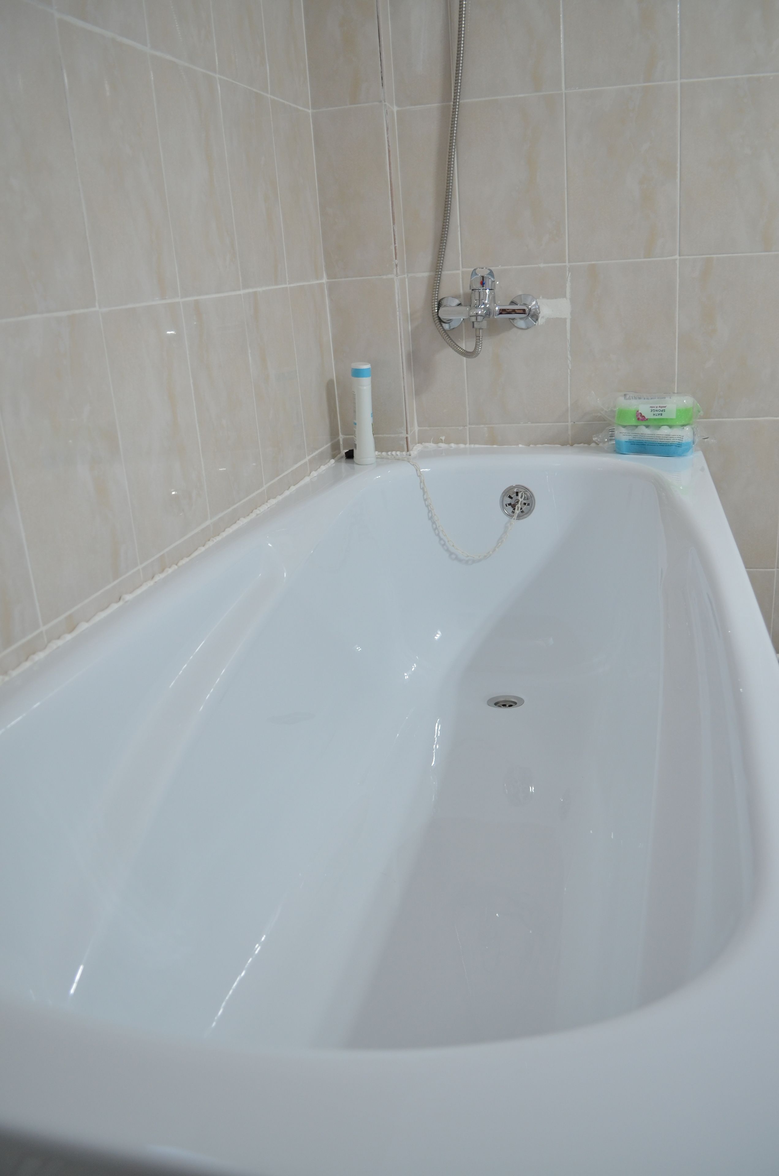 Apartment, 1 Bedroom | Bathroom | Bathtub, deep soaking tub, free toiletries, hair dryer
