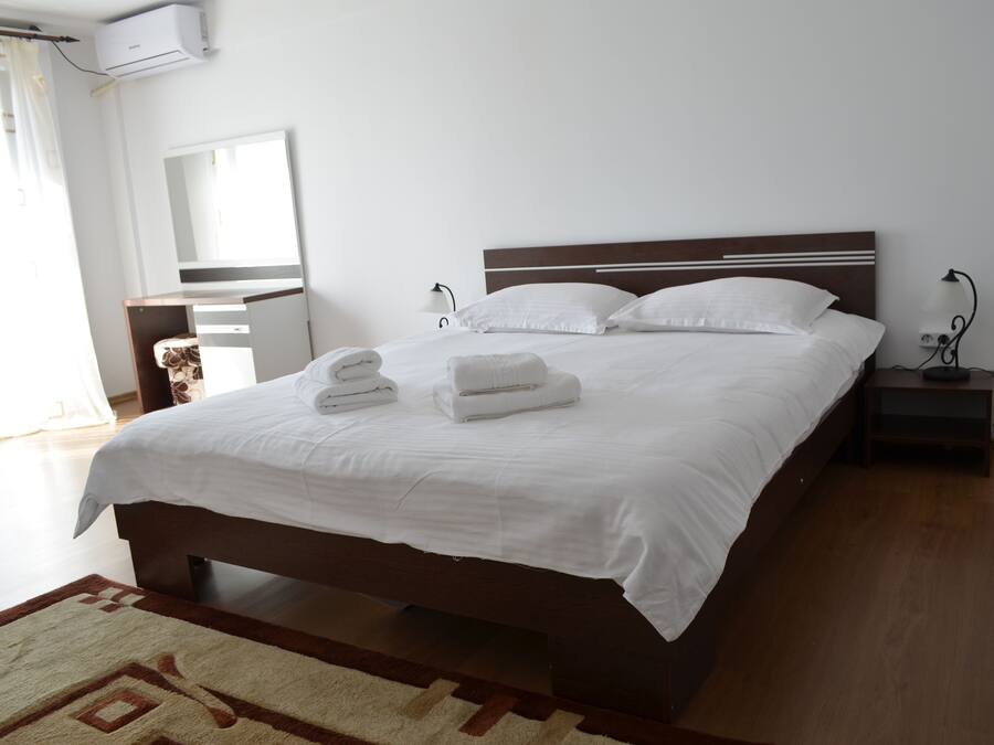 Apartment, 1 Bedroom | 1 bedroom, Egyptian cotton sheets, premium bedding, down comforters