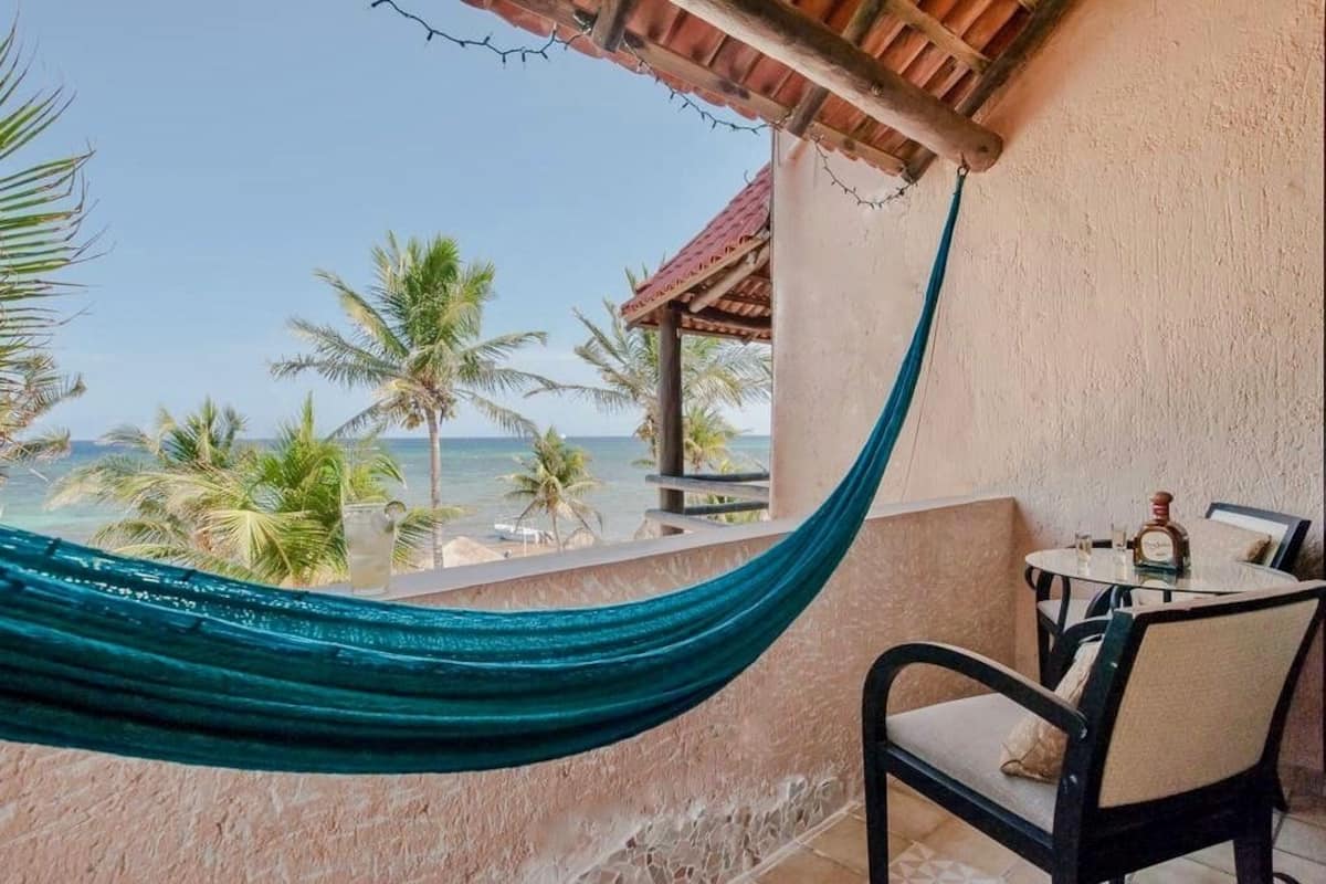 Suite estudio panorámica, varias camas, cocina, vista al océano (Hammock Heaven) | Balcón