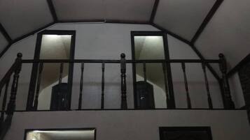 House | Iron/ironing board, free WiFi, bed sheets