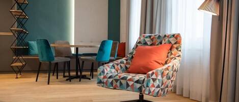 Departamento junior | Cocina privada | Refrigerador con congelador, microondas y parrilla de estufa