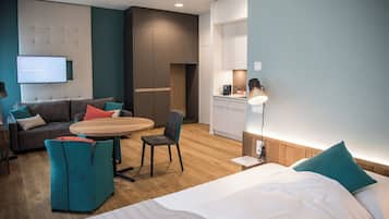 Grand Apartment | Premium bedding, down comforters, in-room safe, desk