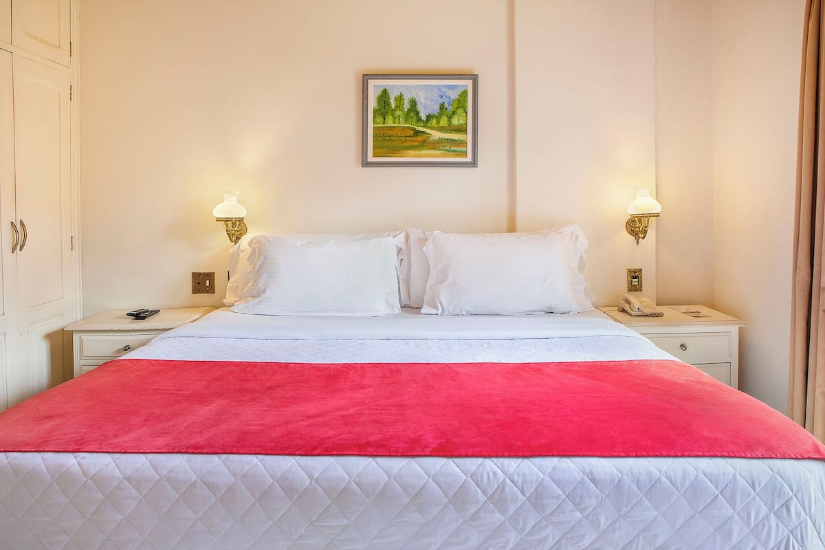 1 chambre, coffre-fort, système d’insonorisation, lit de bébé portatif