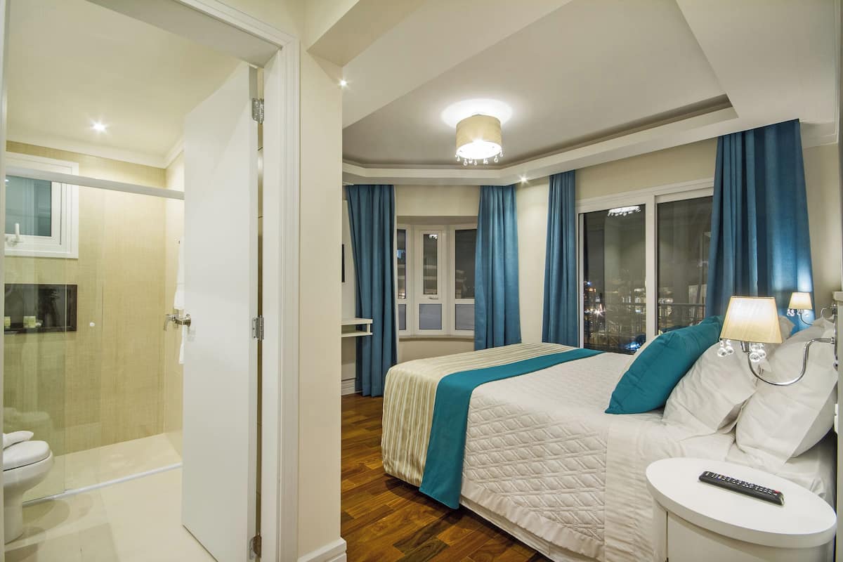 Premium duplo, com sacada, com vista | 1 Schlafzimmer, Zimmersafe, schallisolierte Zimmer, kostenloses WLAN