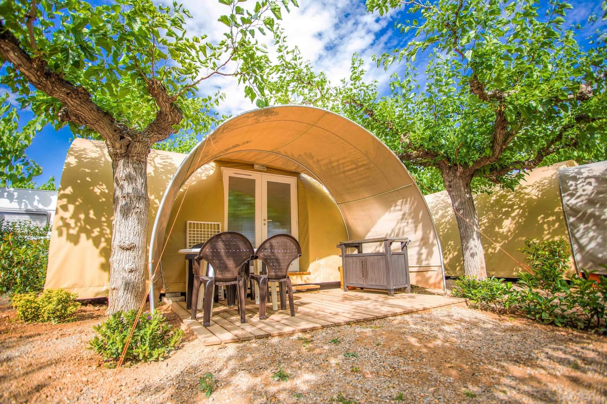 Tente Confort, salle de bains commune (Coco)