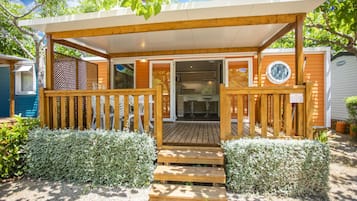 Individually furnished, blackout curtains, free WiFi