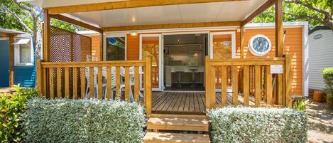 Ameublement personnalisé, rideaux occultants, Wi-Fi gratuit