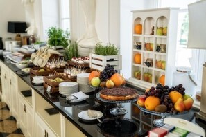 Café da manhã continental grátis todos os dias