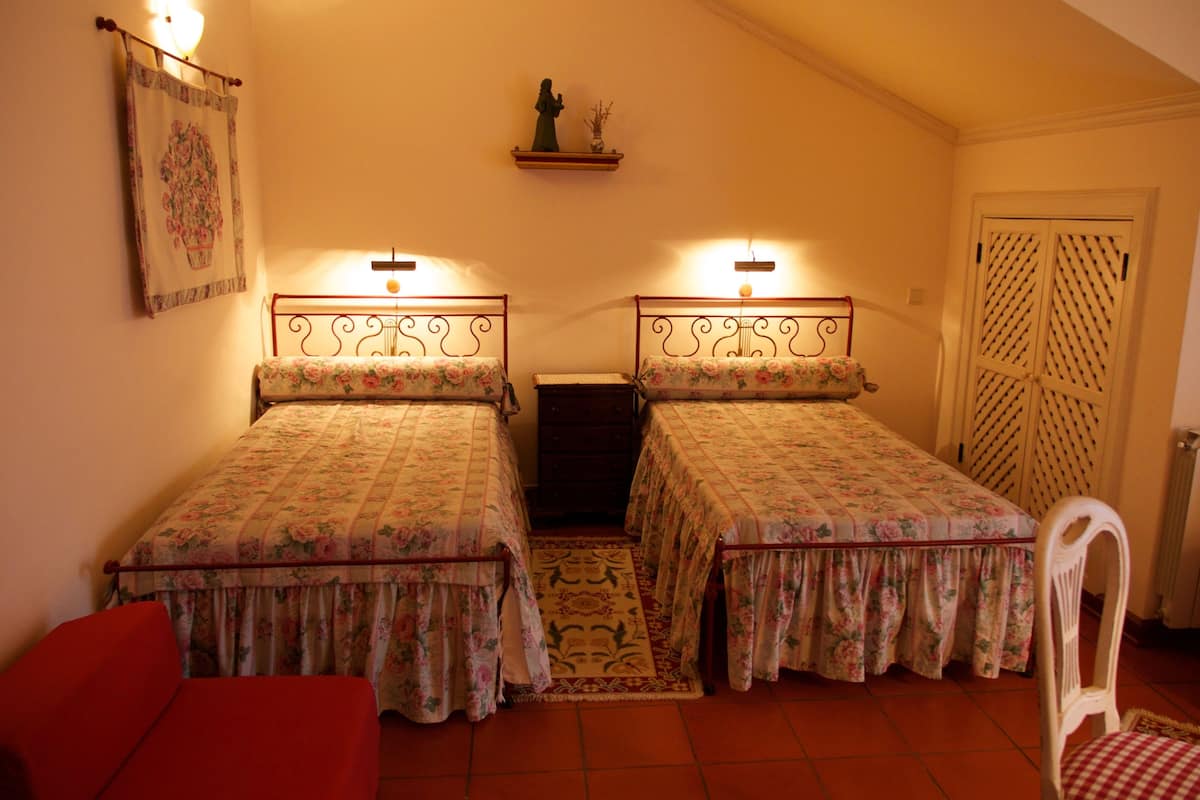 Blackout drapes, soundproofing, iron/ironing board, cribs/infant beds