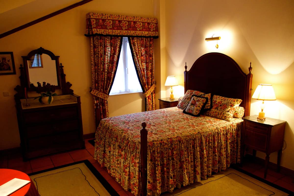 Blackout drapes, soundproofing, iron/ironing board, cribs/infant beds