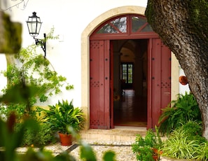 Front of property - Casa dos Arrábidos (Torres Novas)