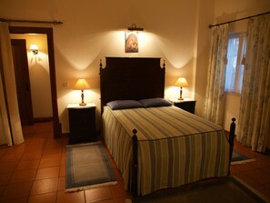 遮光布/窗簾、隔音、熨斗/熨衣板、搖籃/嬰兒床