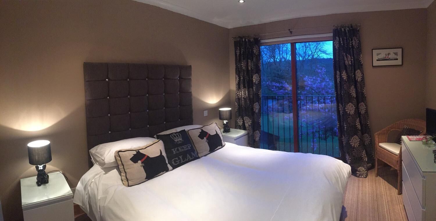 Egyptian cotton sheets, individually decorated, individually furnished