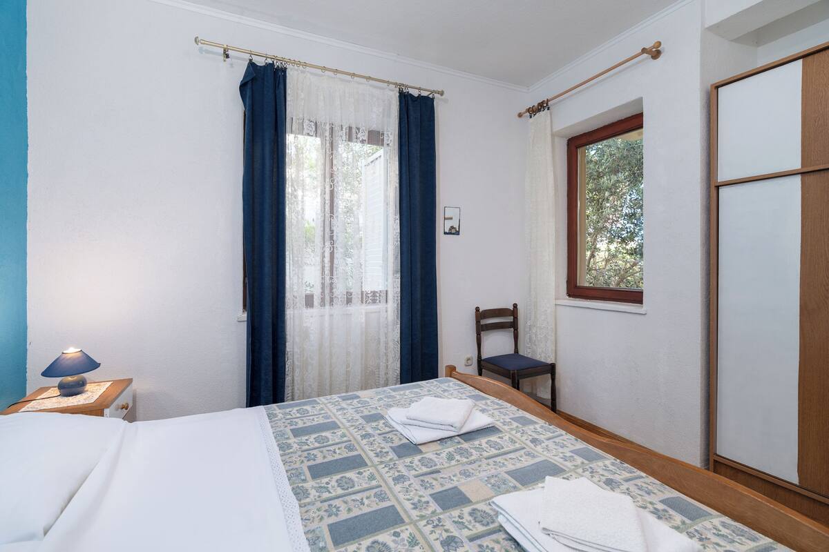 Comfort-Apartment, Gartenblick | Verdunkelungsvorhänge, Bügeleisen/Bügelbrett, kostenloses WLAN