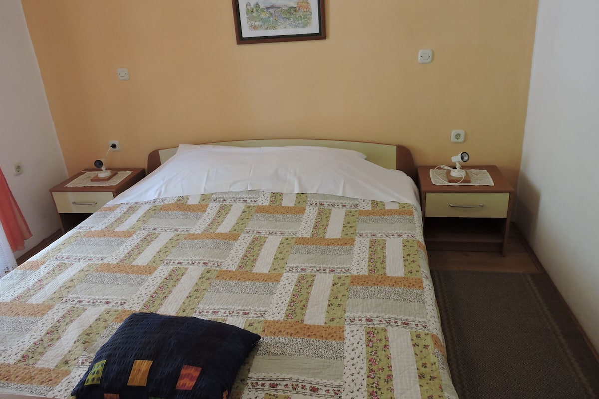 Family Apartment | Blackout drapes, iron/ironing board, free WiFi, bed sheets