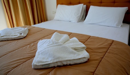 Studio, Sea View | In-room safe, free cribs/infant beds, free WiFi, bed sheets