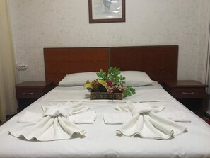 Standard Double Room | Bed sheets - Paradise Hotel (Antalya)