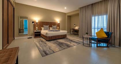 Central Hotel- Ridge